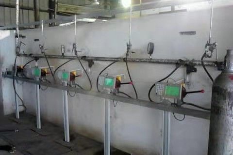 मैकेनिक CO2 एलपीजी गैस सिलेंडर भरने की मशीन 1.6Mpa
